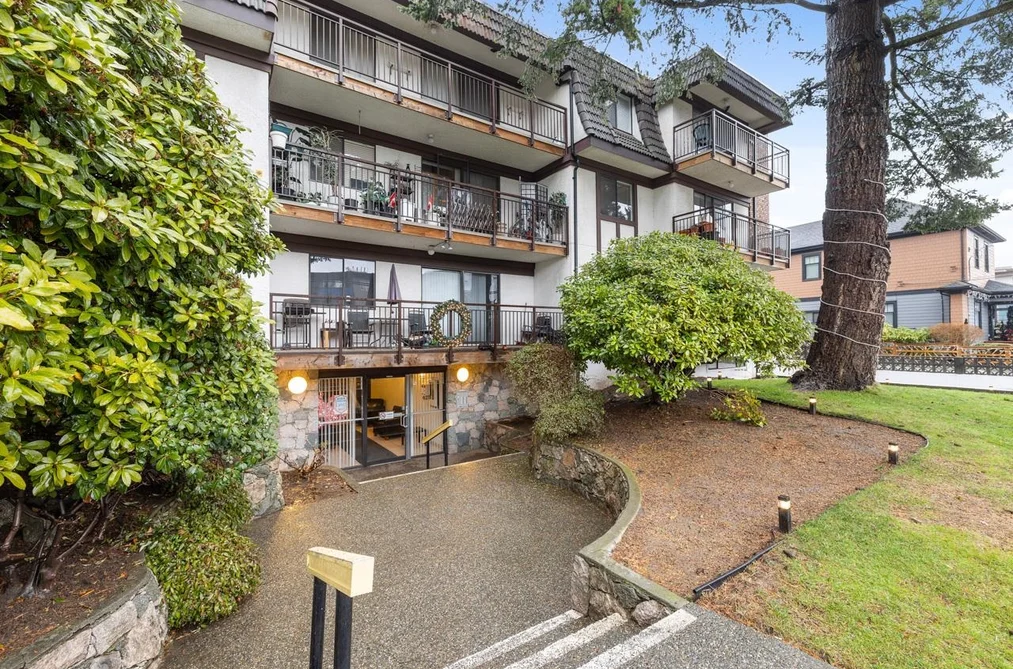 304 425 ASH STREET, New Westminster BC V3M 3N2, New Westminster BC — Residential for Sale - Photo 2