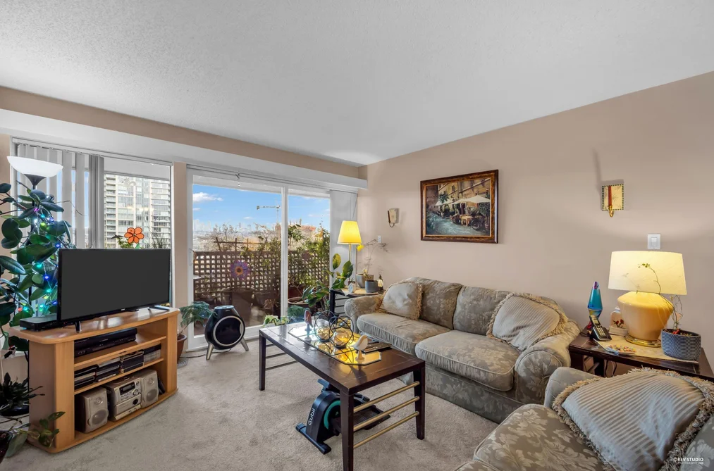 304 4941 LOUGHEED HIGHWAY, Burnaby BC V5B 4S6, Burnaby BC — Residential for Sale - Photo 2