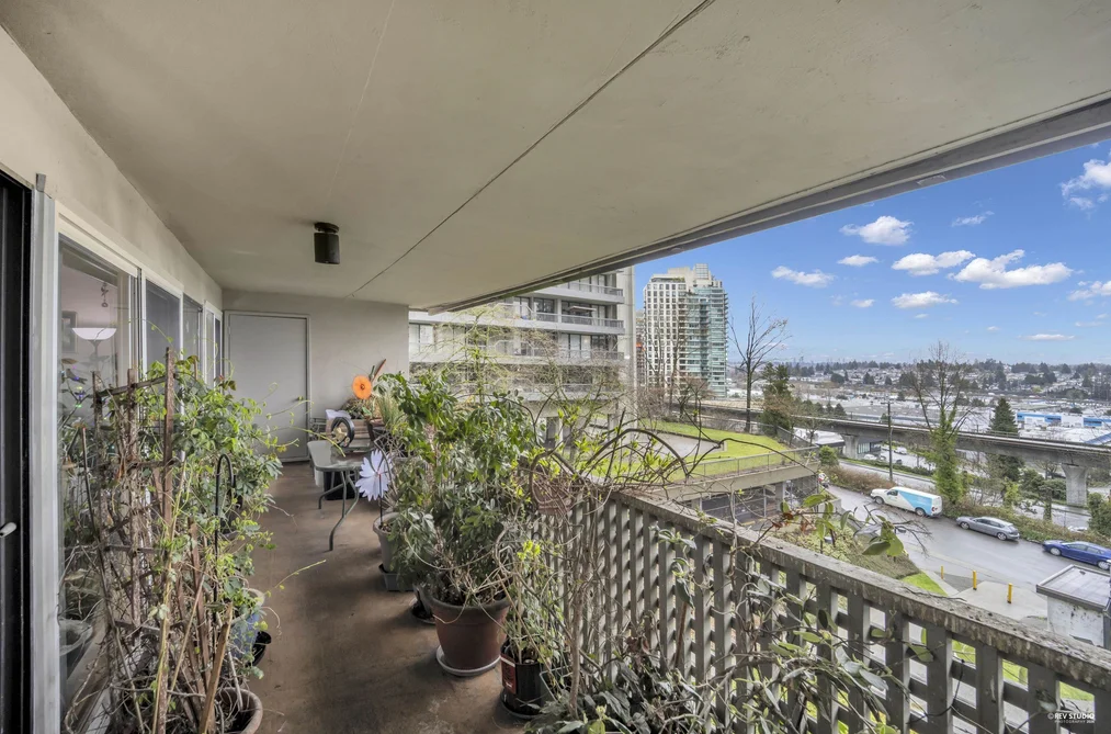 304 4941 LOUGHEED HIGHWAY, Burnaby BC V5B 4S6, Burnaby BC — Residential for Sale - Photo 6