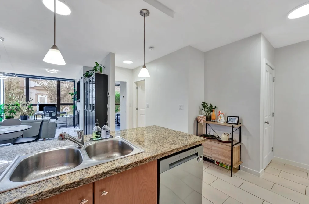 304 511 ROCHESTER AVENUE, Coquitlam BC V3K 0A2, Coquitlam BC — Residential for Sale - Photo 6
