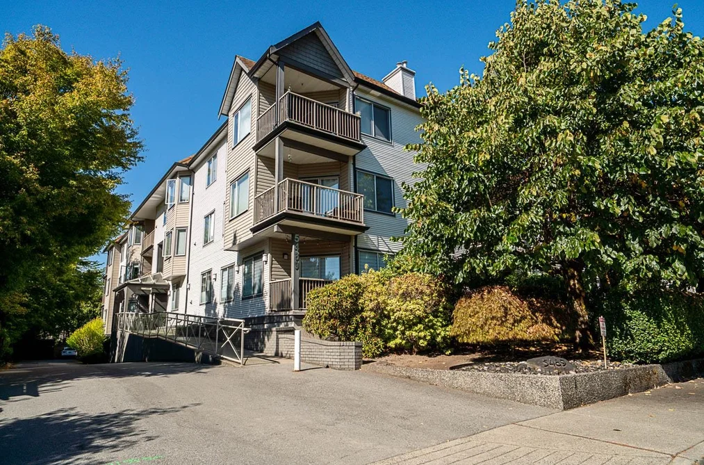 Condo for sale at 304 5489 201 Street Langley British Columbia - MLS: R3169636