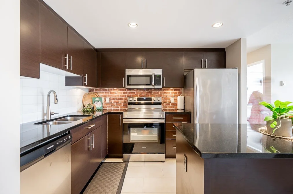 304 575 DELESTRE AVENUE, Coquitlam BC V3K 0A6, Coquitlam BC — Residential for Sale - Photo 2