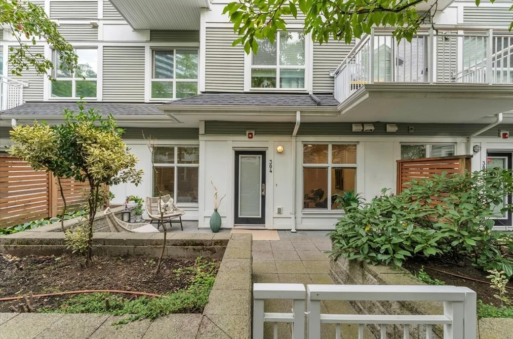 Townhouse for sale at 304 618 Langside Avenue Coquitlam British Columbia - MLS: R3158194
