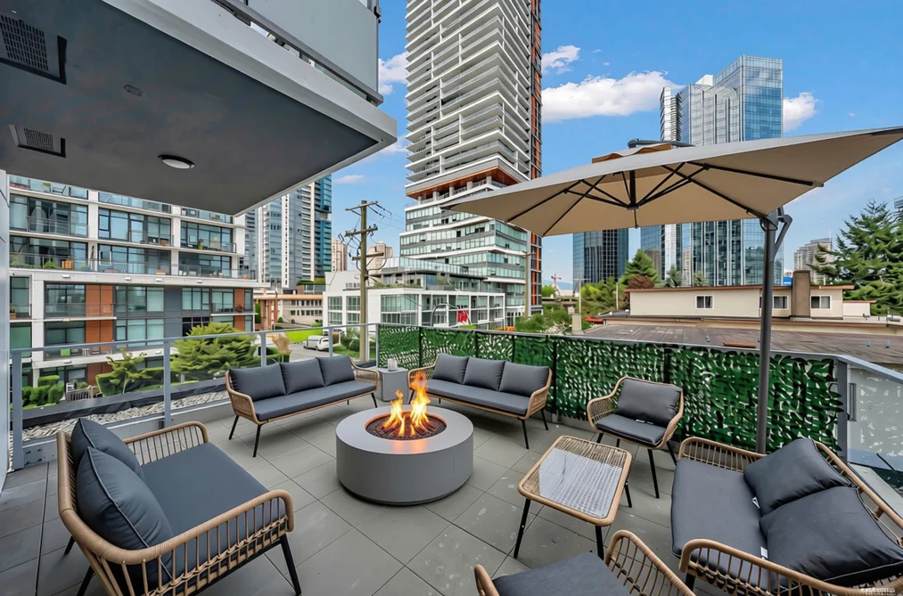 Condo for sale at 304 6608 Sussex Avenue Burnaby British Columbia - MLS: R3146353