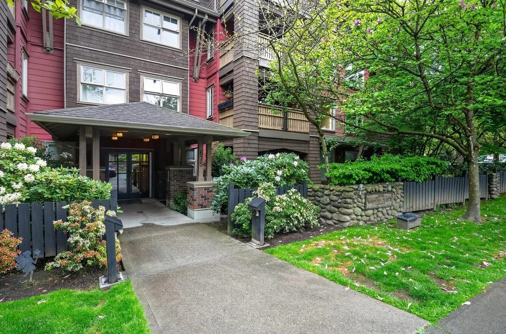 Condo for sale at 304 675 Park Crescent New Westminster British Columbia - MLS: R3117567