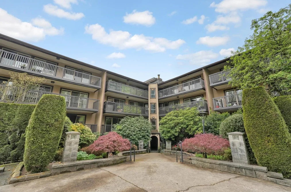 304 9847 MANCHESTER DRIVE, Burnaby BC V3N 4P4, Burnaby BC — Residential for Sale - Photo 2