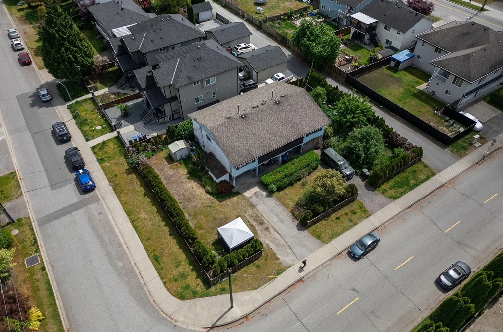 3040 WELLINGTON STREET, Port Coquitlam BC V3B 3X1, Port Coquitlam BC — Residential Income for Sale - Photo 3
