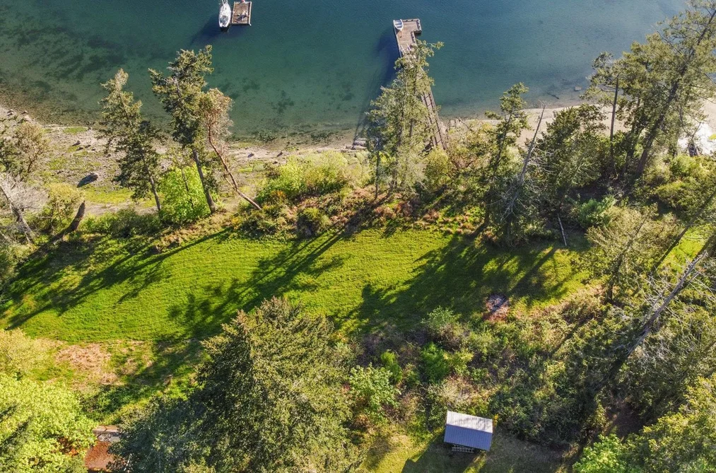 House for sale at 3045 Montague Road Galiano Island British Columbia - MLS: R2990154