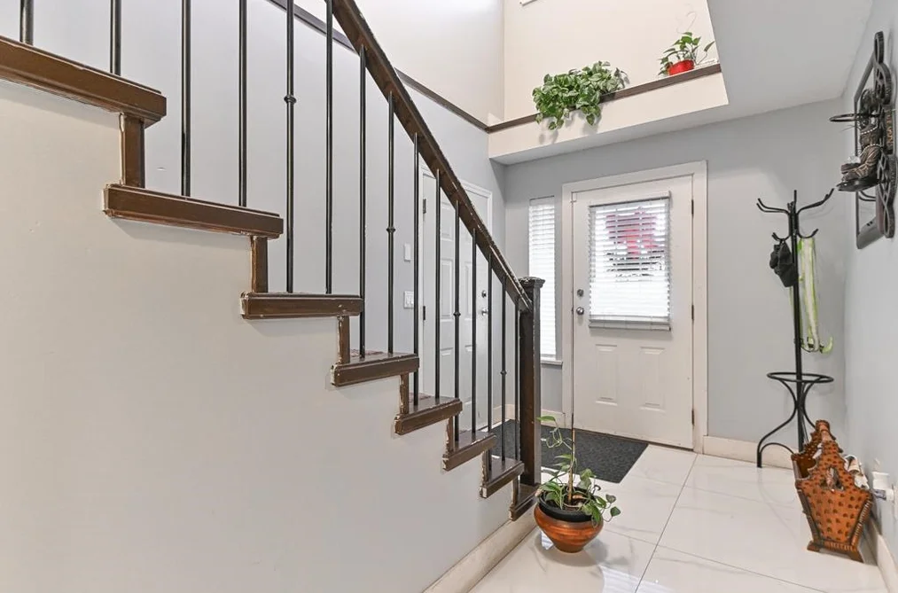 30482 NORTHRIDGE WAY, Abbotsford BC V2T 6X7, Abbotsford BC — Residential for Sale - Photo 2