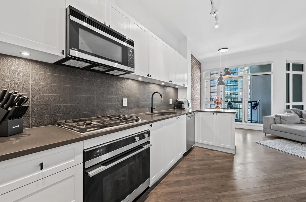 305 105 W 2ND STREET, North Vancouver BC V7M 0E3, North Vancouver BC — Residential for Sale - Photo 4