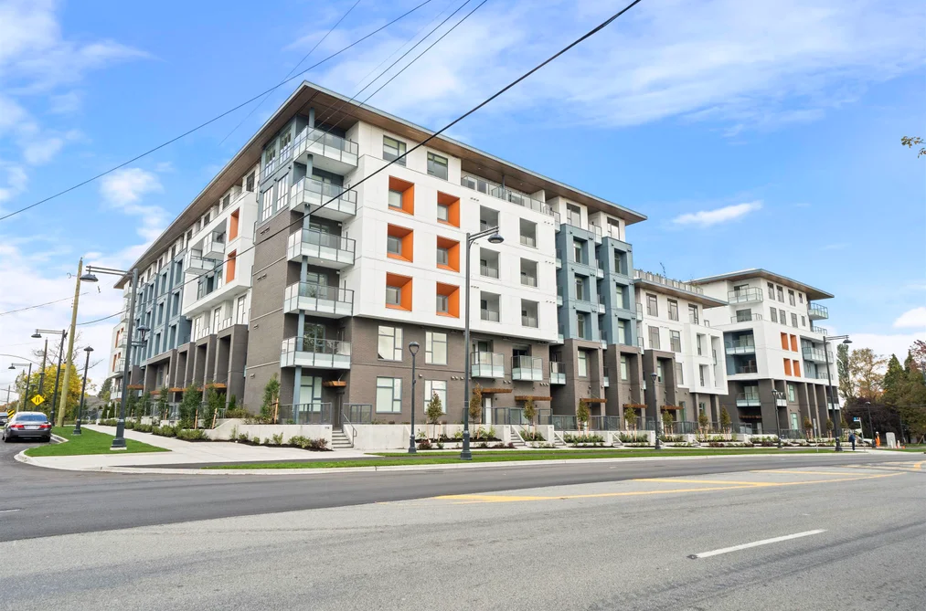 Condo for sale at 305 10828 139a Street Surrey British Columbia - MLS: R3151937