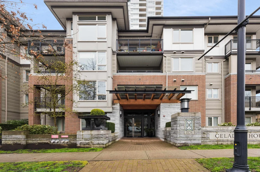 Condo for sale at 305 1128 Kensal Place Coquitlam British Columbia - MLS: R3113970