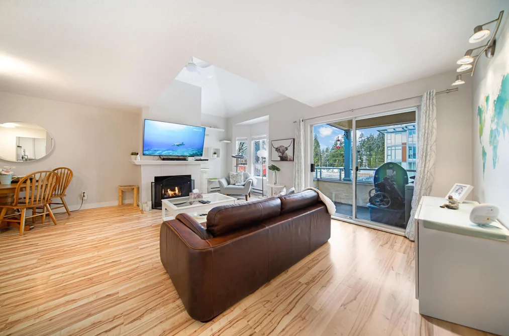 Condo for sale at 305 1175 Heffley Crescent Coquitlam British Columbia - MLS: R3082829