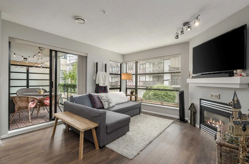 Condo for sale at 305 124 W 3rd Street North Vancouver British Columbia - MLS: R3149048