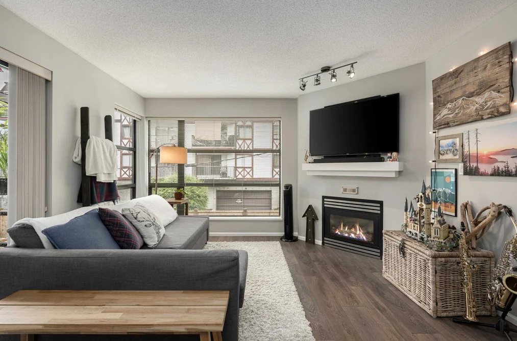 Condo for sale at 305 124 W 3rd Street North Vancouver British Columbia - MLS: R3149048