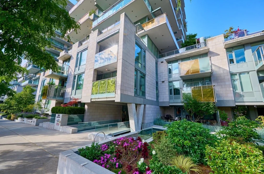 305 1365 DAVIE STREET, Vancouver BC V6E 1N5, Vancouver BC — Residential for Sale — Photo 2 of 24