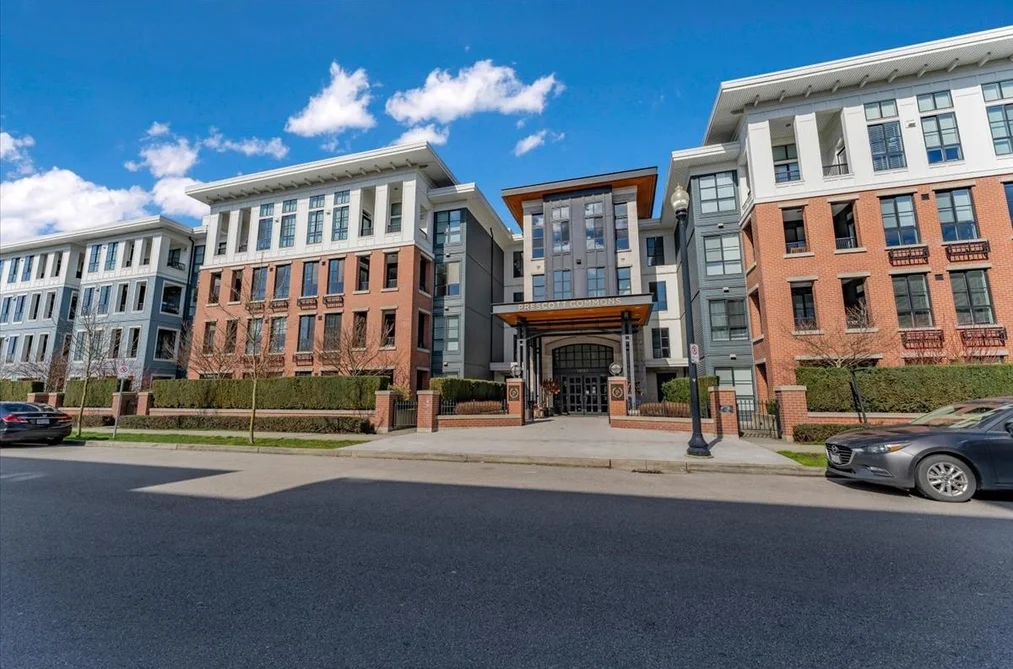 Condo for sale at 305 15137 33 Avenue Surrey British Columbia - MLS: R3112210