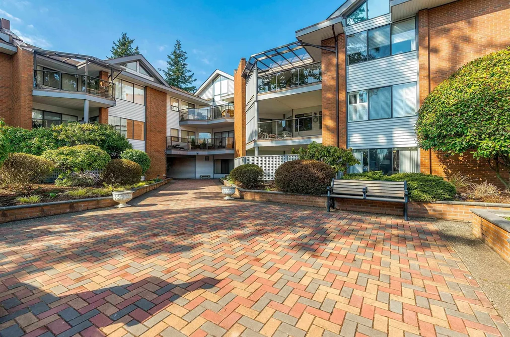 Condo for sale at 305 15270 17 Avenue Surrey British Columbia - MLS: R3164253