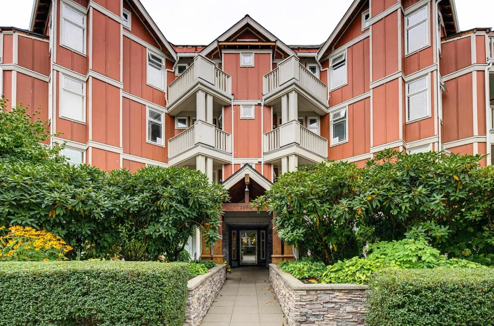 Condo for sale at 305 15368 16a Avenue Surrey British Columbia - MLS: R3169093