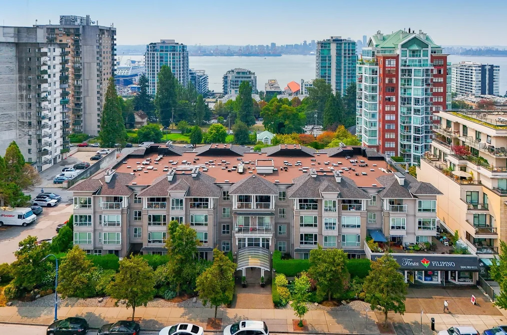 Condo for sale at 305 155 E 3rd Street North Vancouver British Columbia - MLS: R3143395
