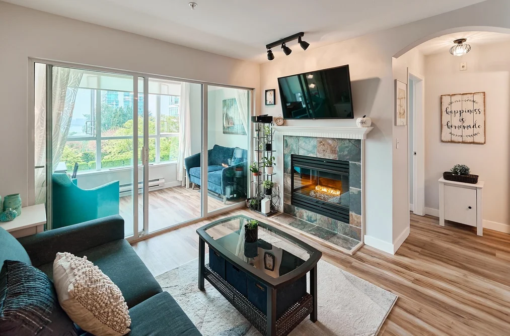 155 E 3rd St Unit 305, North Vancouver, BC - MLS: R3143395
