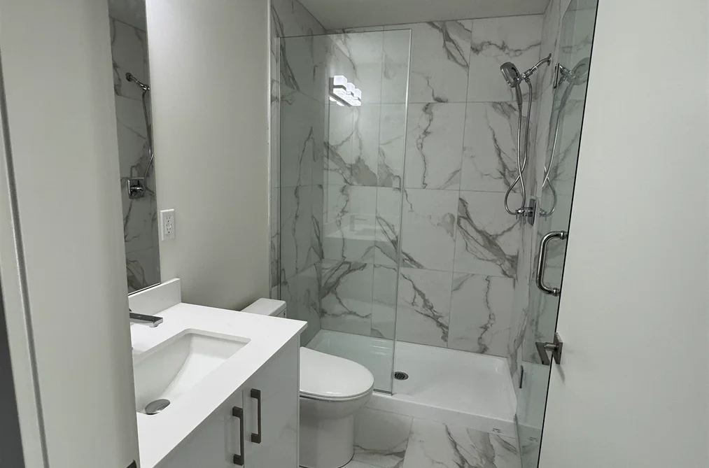 305 15739 FRASER HIGHWAY, Surrey, BC — Residential for Sale — Photo 8 of 11