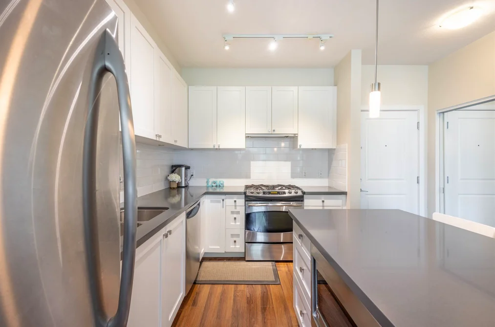 Condo for sale at 305 15850 26 Avenue Avenue Surrey British Columbia - MLS: R3105768