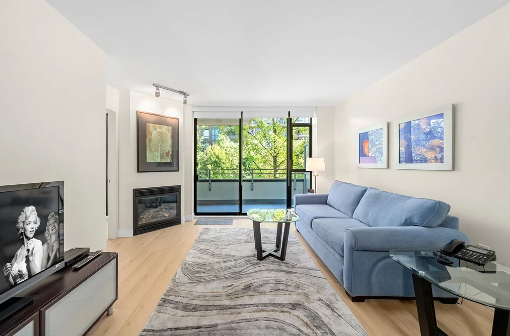 Condo for sale at 305 175 W 1st Street North Vancouver British Columbia - MLS: R3151920