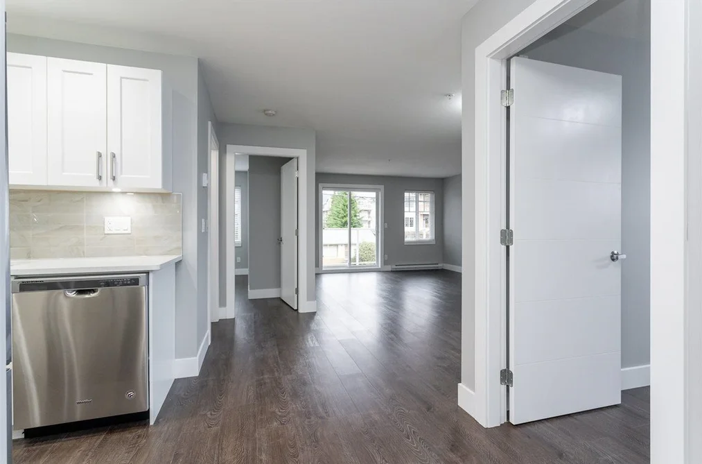 305 1990 WESTMINSTER AVENUE, Port Coquitlam BC V3B 1E8, Port Coquitlam BC — Residential for Sale - Photo 3
