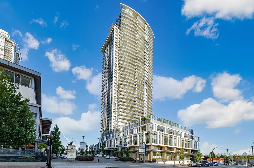 Condo for sale at 305 2085 Skyline Court Burnaby British Columbia - MLS: R3125976