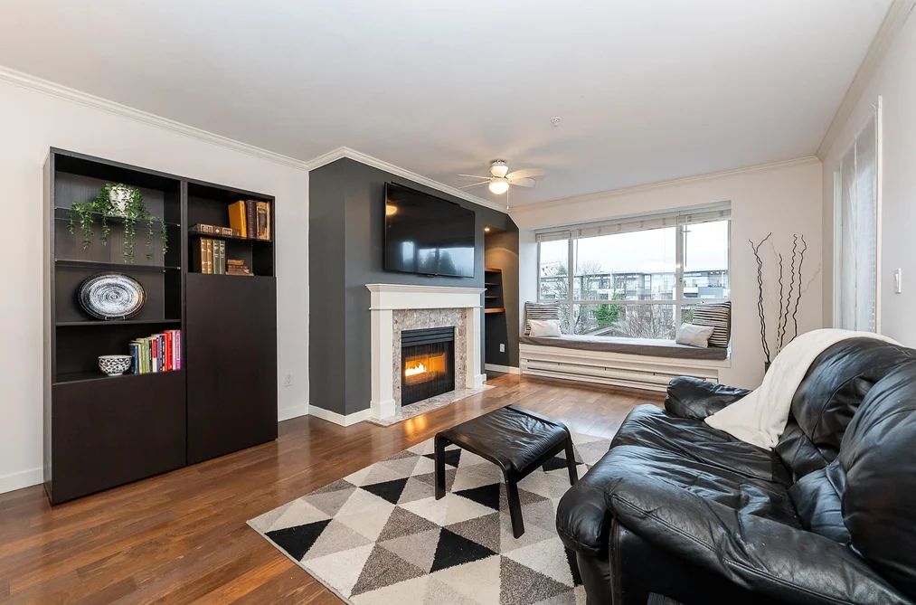 Condo for sale at 305 2340 Hawthorne Avenue Port Coquitlam British Columbia - MLS: R3080599