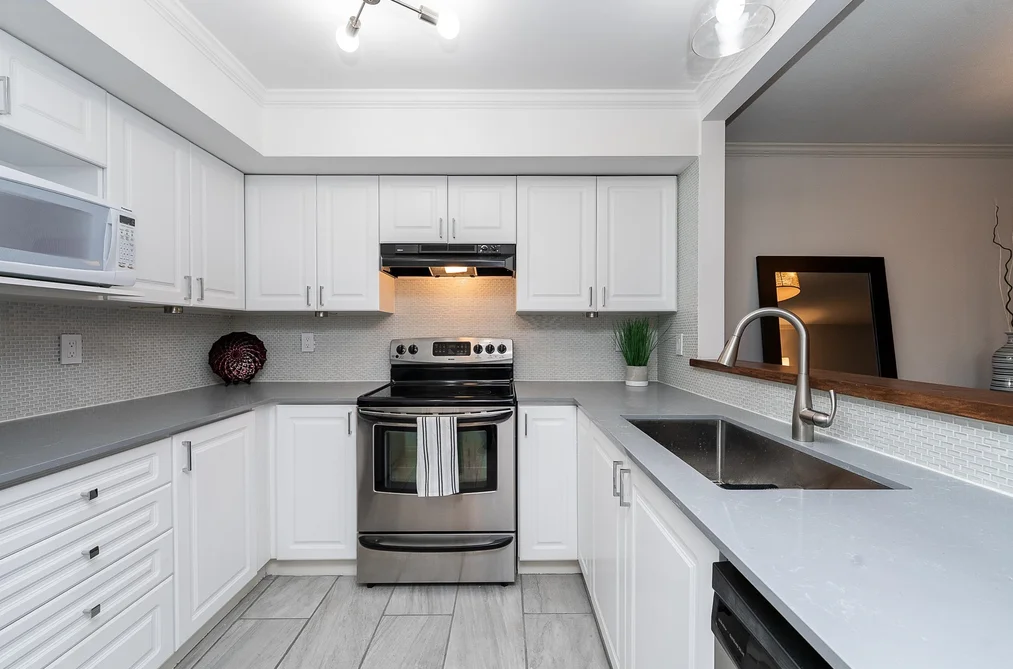 305 2340 HAWTHORNE AVENUE, Port Coquitlam BC V3C 1W9, Port Coquitlam BC — Residential for Sale - Photo 3