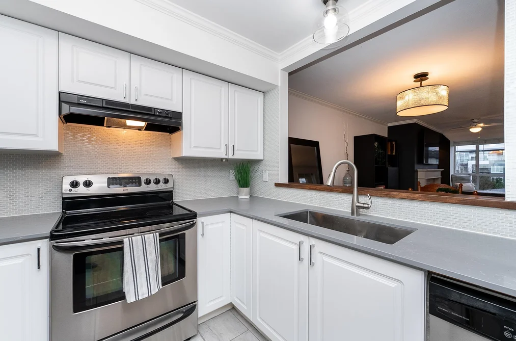 305 2340 HAWTHORNE AVENUE, Port Coquitlam BC V3C 1W9, Port Coquitlam BC — Residential for Sale - Photo 4