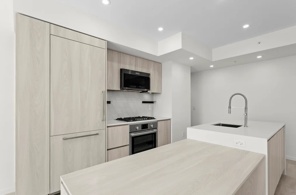 305 3264 VANNESS AVENUE, Vancouver BC V5R 4V3, Vancouver BC — Residential for Sale — Photo 3 of 32
