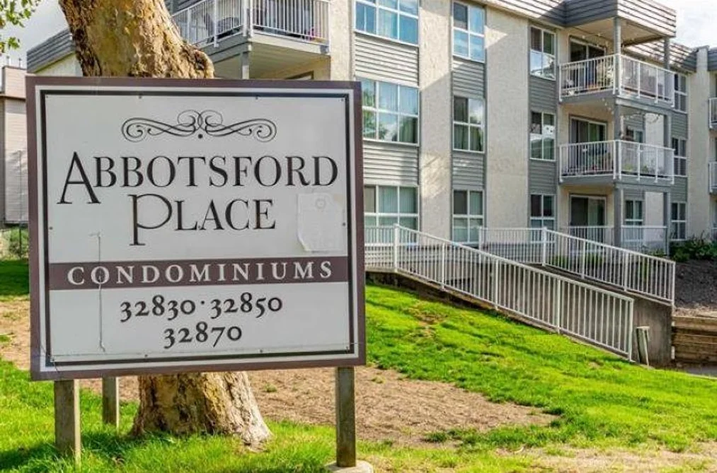 Condo for sale at 305 32870 George Ferguson Way Abbotsford British Columbia - MLS: R3119024