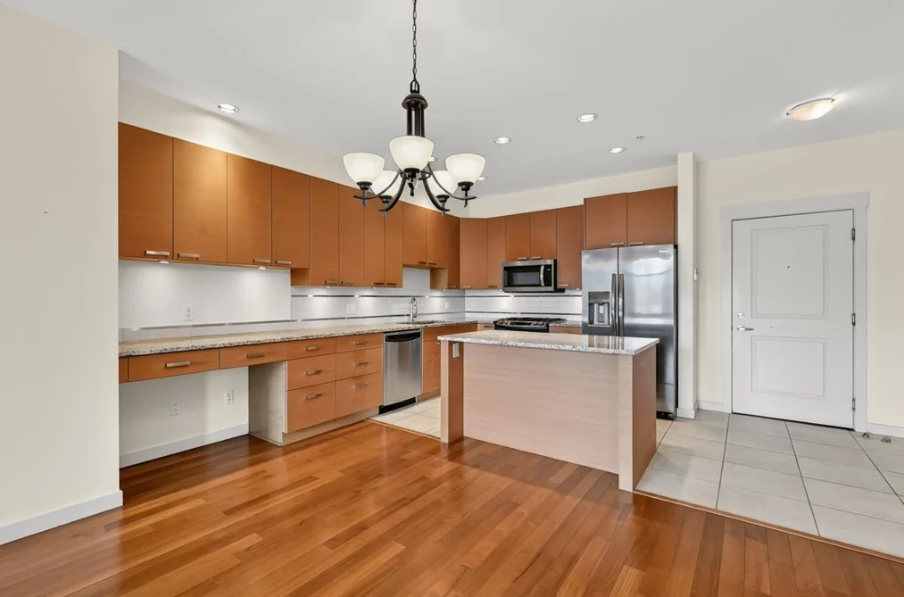 305 4365 HASTINGS STREET, Burnaby, BC — Residential for Sale — Photo 3 of 23