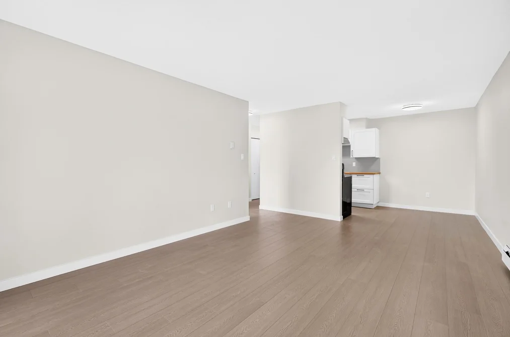305 466 E EIGHTH AVENUE, New Westminster, BC — Residential for Sale — Photo 11 of 40