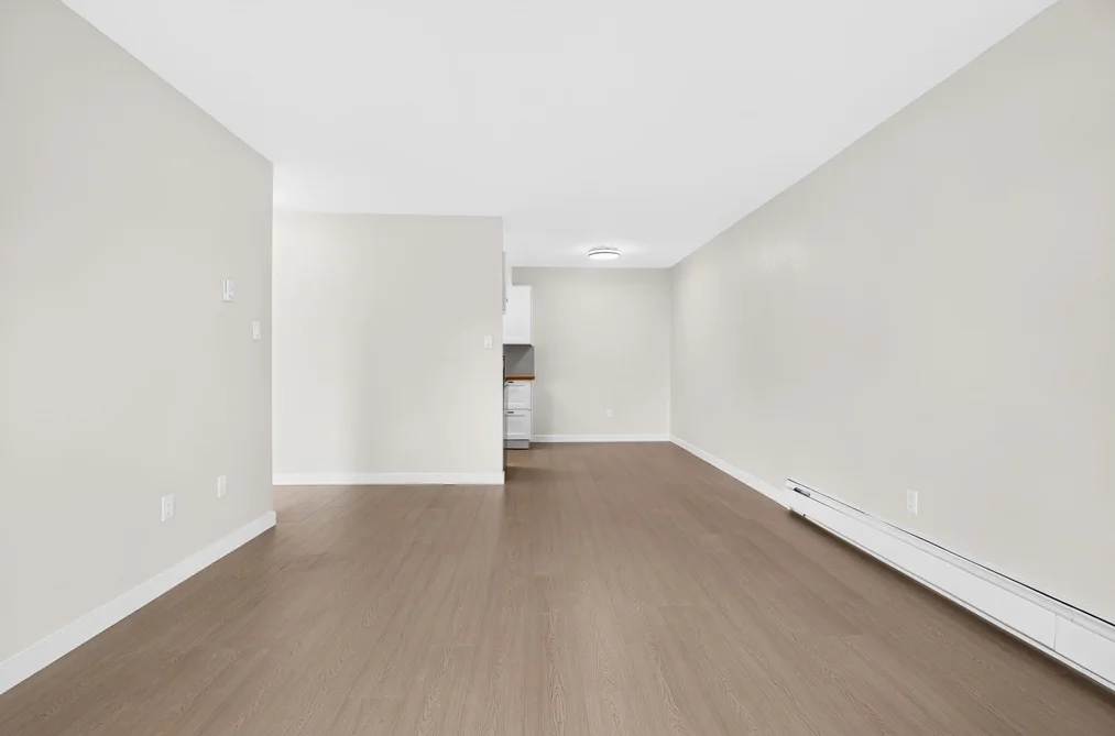 305 466 E EIGHTH AVENUE, New Westminster, BC — Residential for Sale — Photo 12 of 40