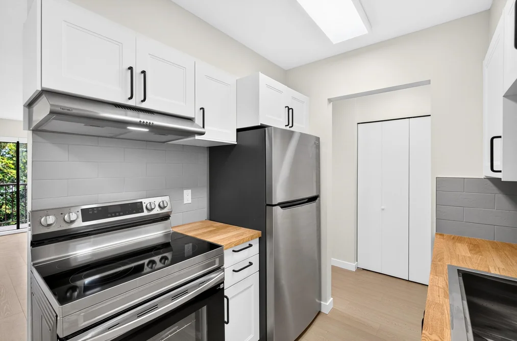 305 466 E EIGHTH AVENUE, New Westminster, BC — Residential for Sale — Photo 18 of 40