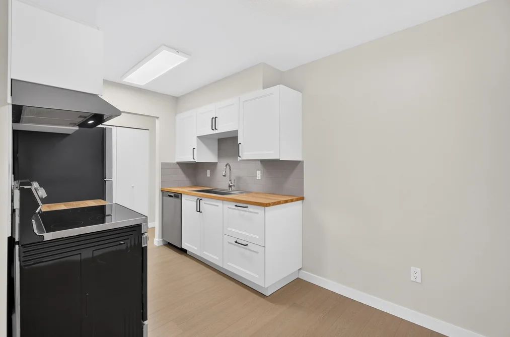 305 466 E EIGHTH AVENUE, New Westminster, BC — Residential for Sale — Photo 19 of 40