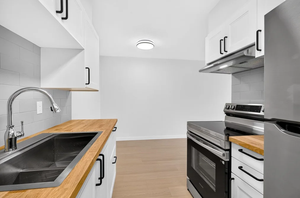 305 466 E EIGHTH AVENUE, New Westminster, BC — Residential for Sale — Photo 21 of 40