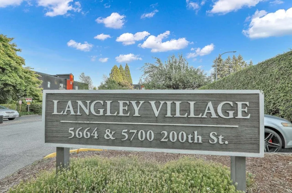 Condo for sale at 305 5664 200 Street Langley British Columbia - MLS: R3137391