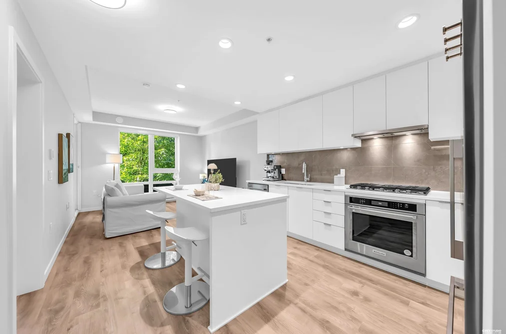 Condo for sale at 305 615 Cottonwood Avenue Coquitlam British Columbia - MLS: R3121731
