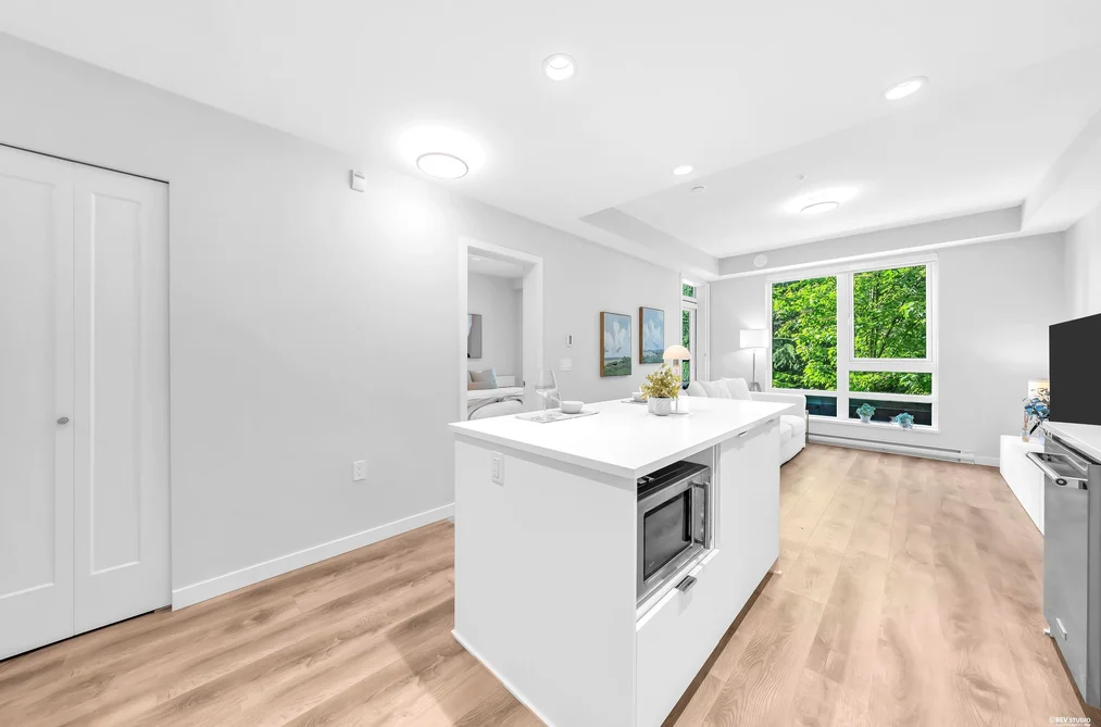 305 615 COTTONWOOD AVENUE, Coquitlam BC V3J 0N4, Coquitlam BC — Residential for Sale - Photo 2