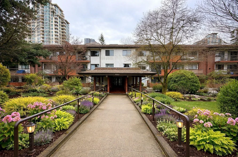 Condo for sale at 305 620 Eight Avenue New Westminster British Columbia - MLS: R3087345