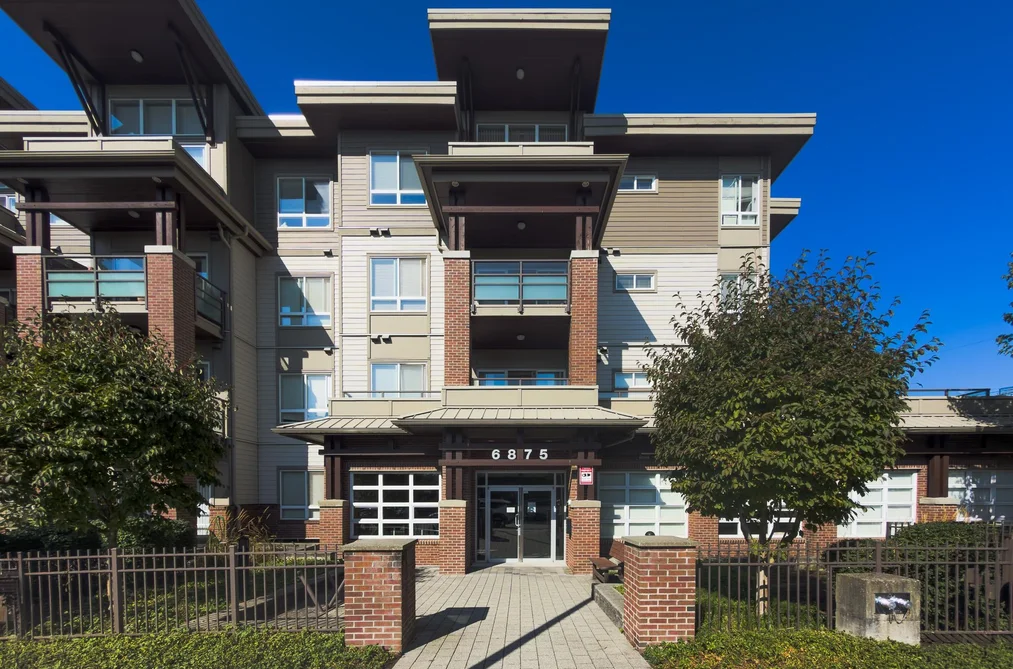 Condo for sale at 305 6875 Dunblane Avenue Burnaby British Columbia - MLS: R3157001