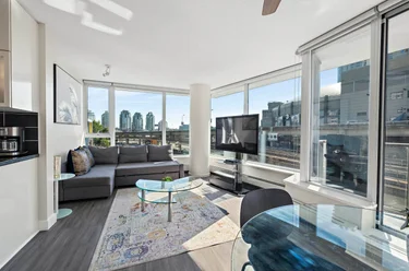 689 Abbott St Unit 305, Vancouver, BC - MLS: R3161043