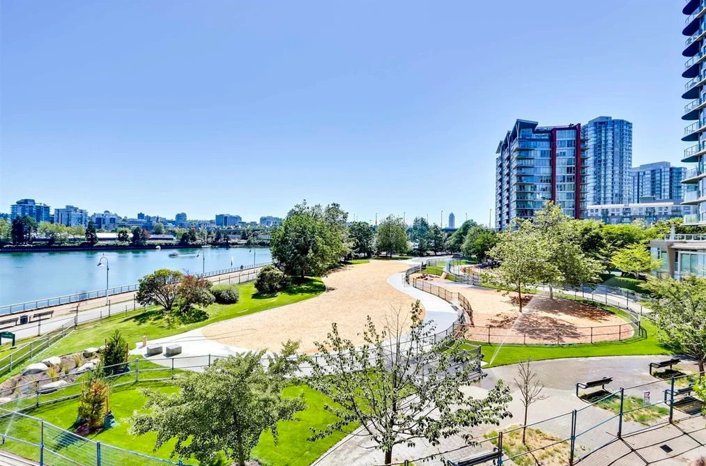 305 8 SMITHE MEWS, Vancouver BC V6B 0A5, Vancouver BC — Residential for Sale - Photo 2