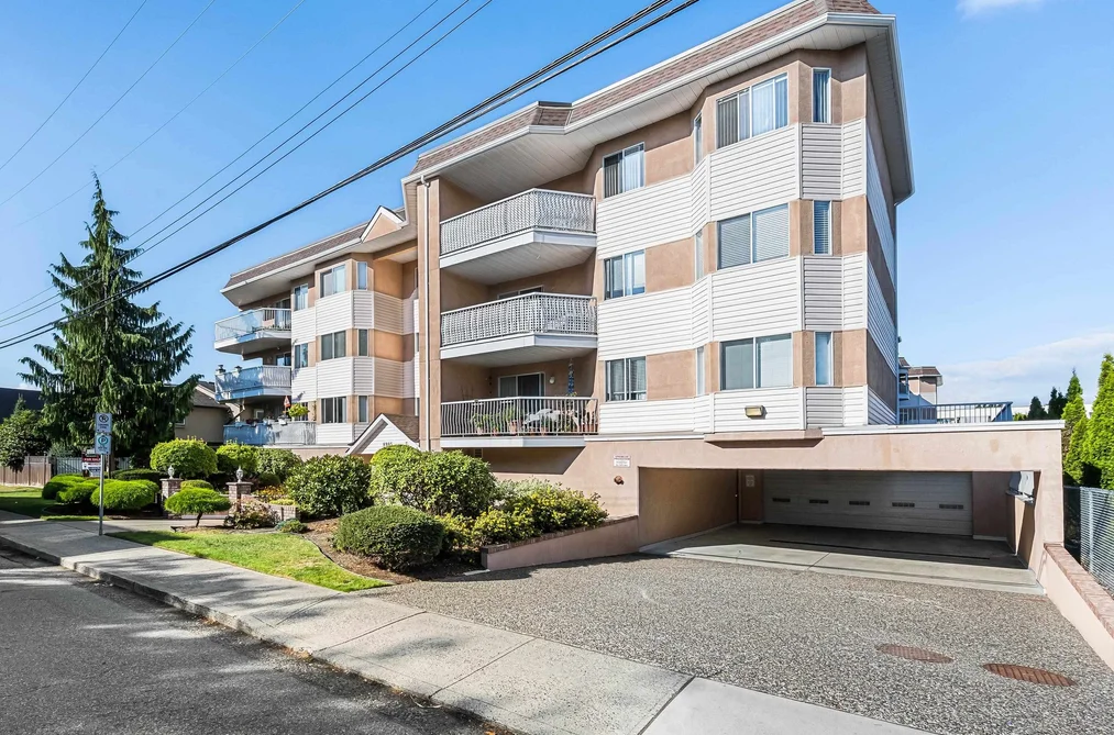 Condo for sale at 305 8985 Mary Street Chilliwack British Columbia - MLS: R3163699