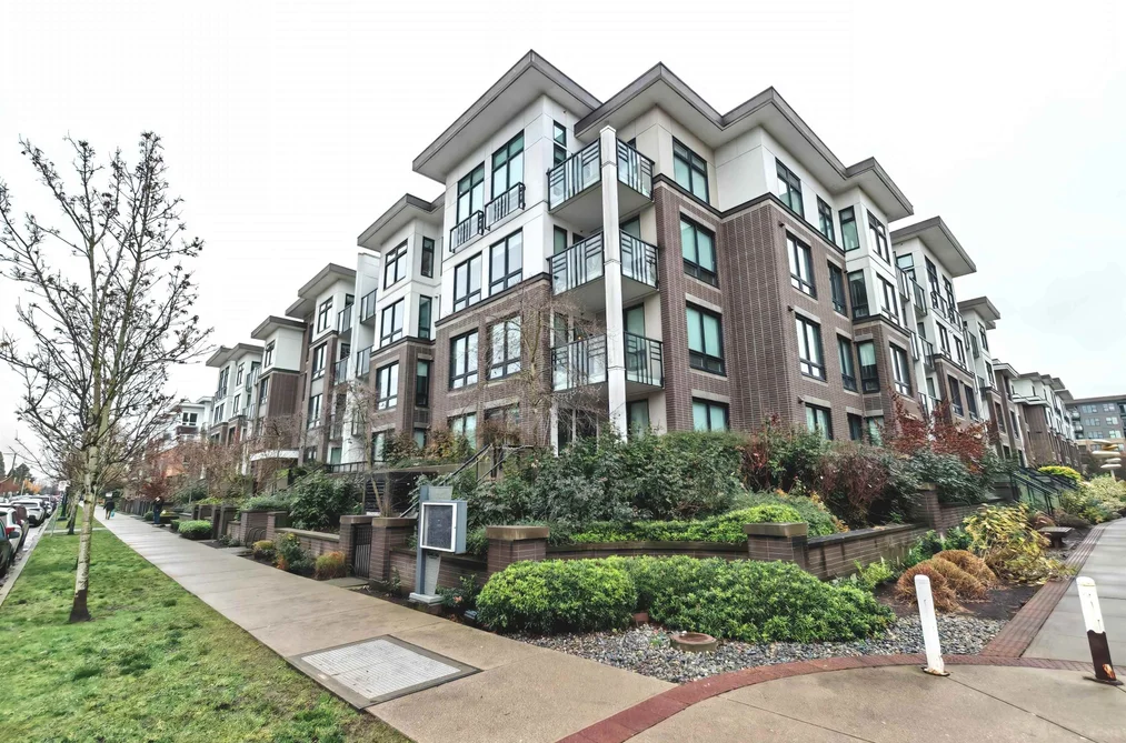 Condo for sale at 305 9388 Odlin Road Richmond British Columbia - MLS: R3078884